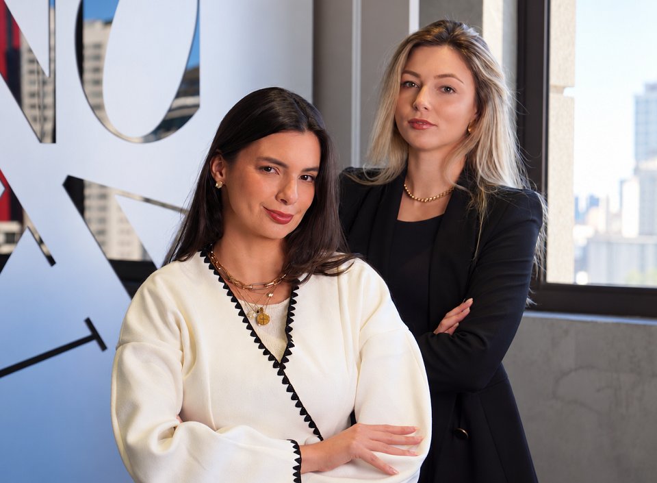 Aline Kalinoski e Paula Kodama em TopView